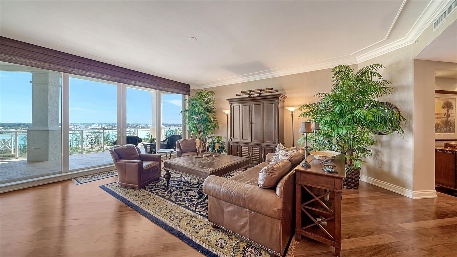 Image 8 of 76 For 2050 Benjamin Franklin Drive A1001