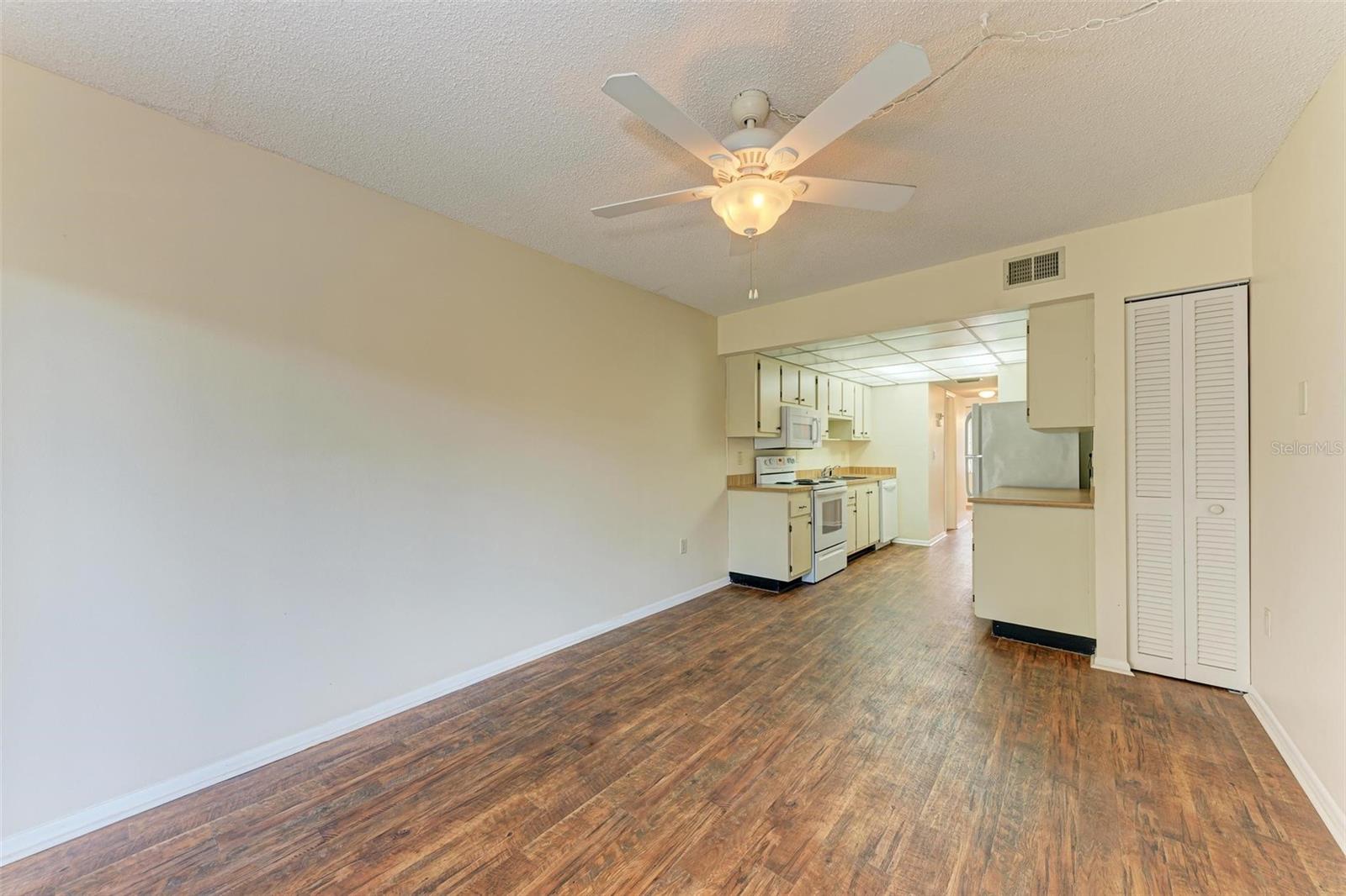 Image 10 of 33 For 305 30th Avenue W A210