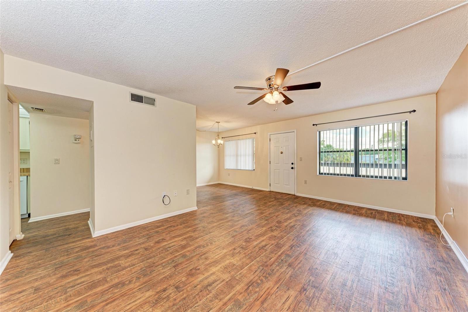Image 4 of 33 For 305 30th Avenue W A210