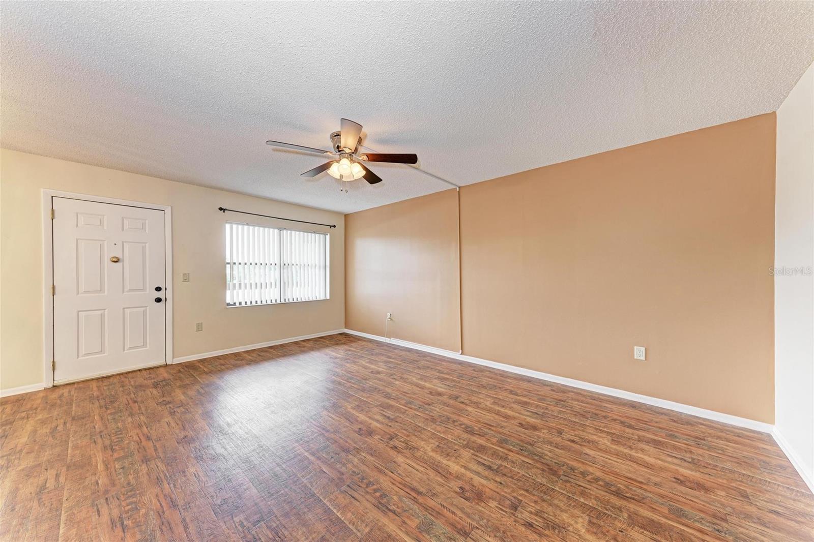 Image 8 of 33 For 305 30th Avenue W A210