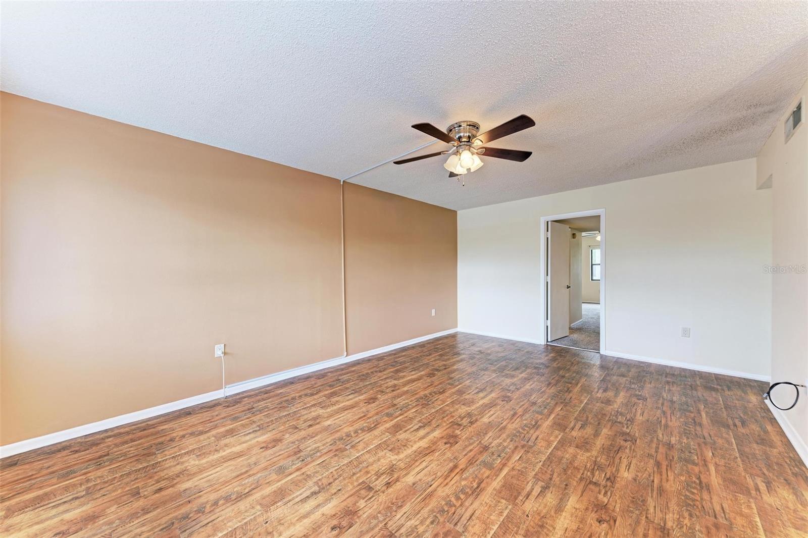 Image 9 of 33 For 305 30th Avenue W A210