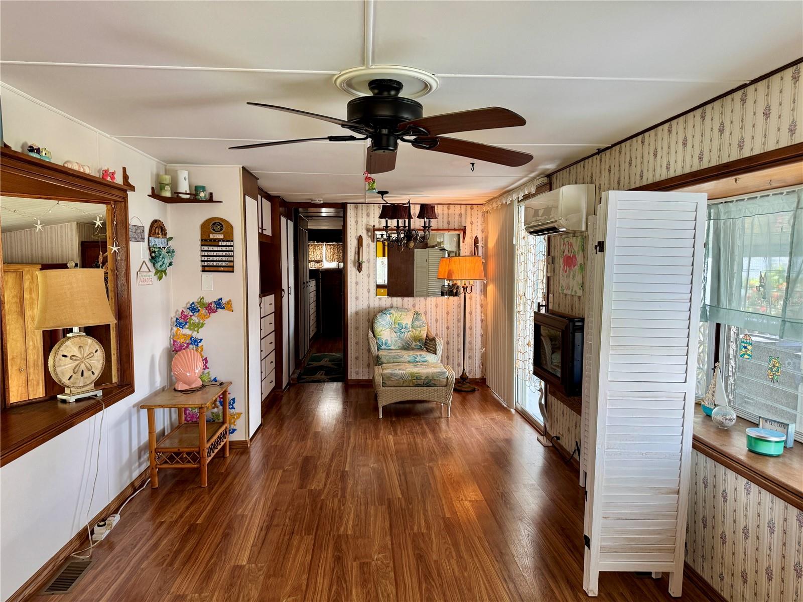 Image 11 of 43 For 616 50th Avenue Terrace W