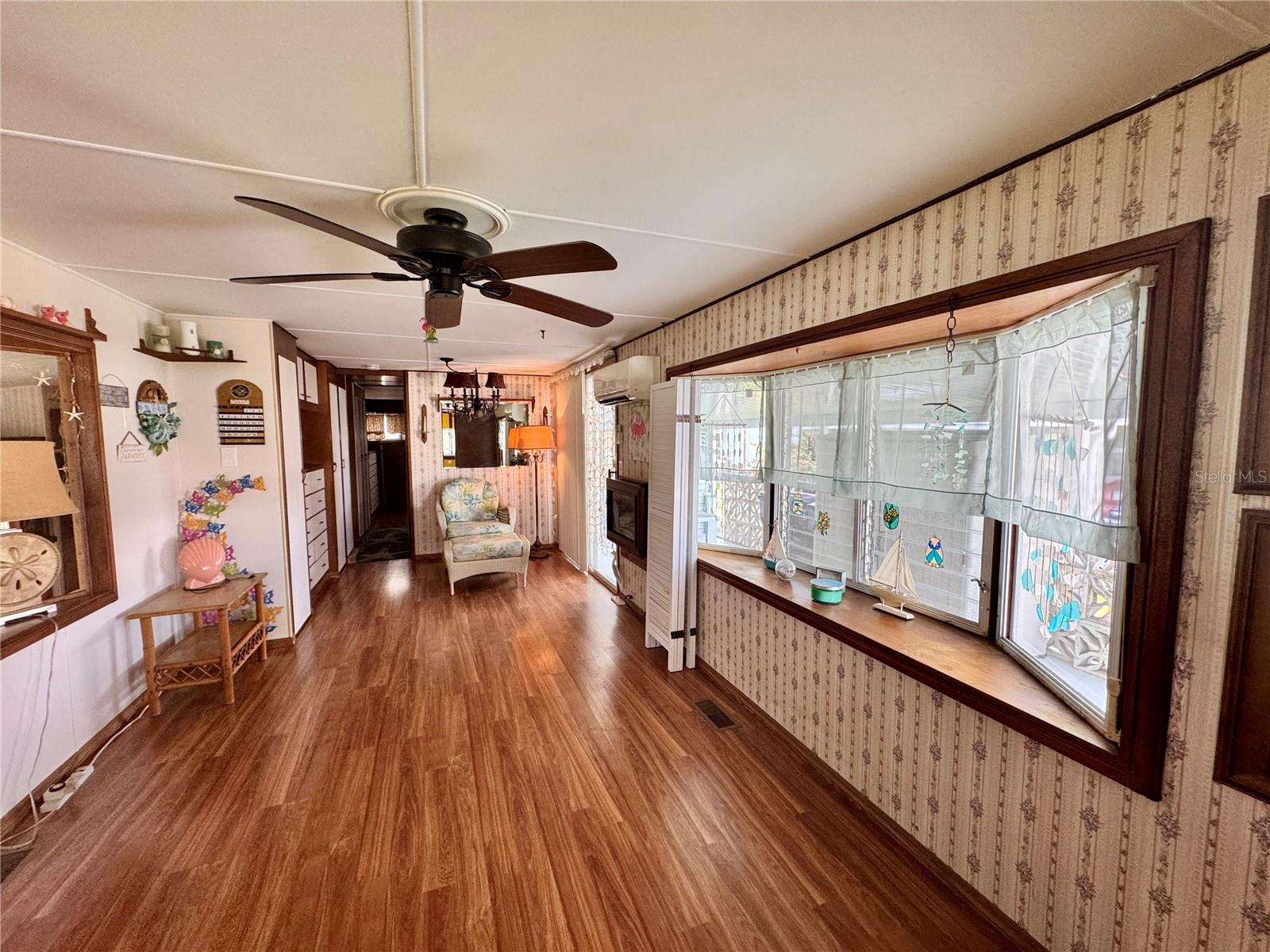 Image 12 of 43 For 616 50th Avenue Terrace W