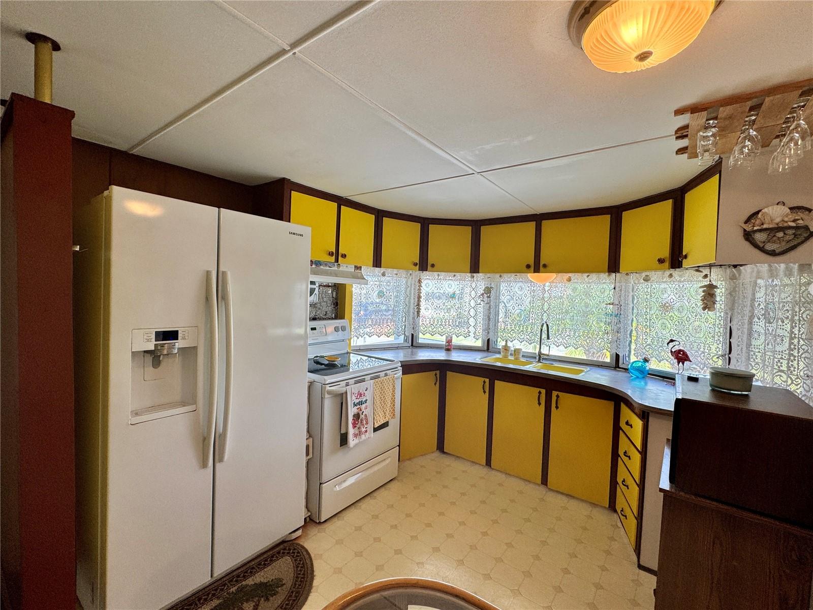 Image 7 of 43 For 616 50th Avenue Terrace W