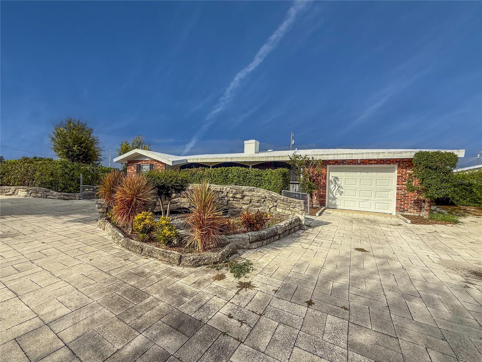 Image 2 of 29 For 3205 Bougainvillea Street