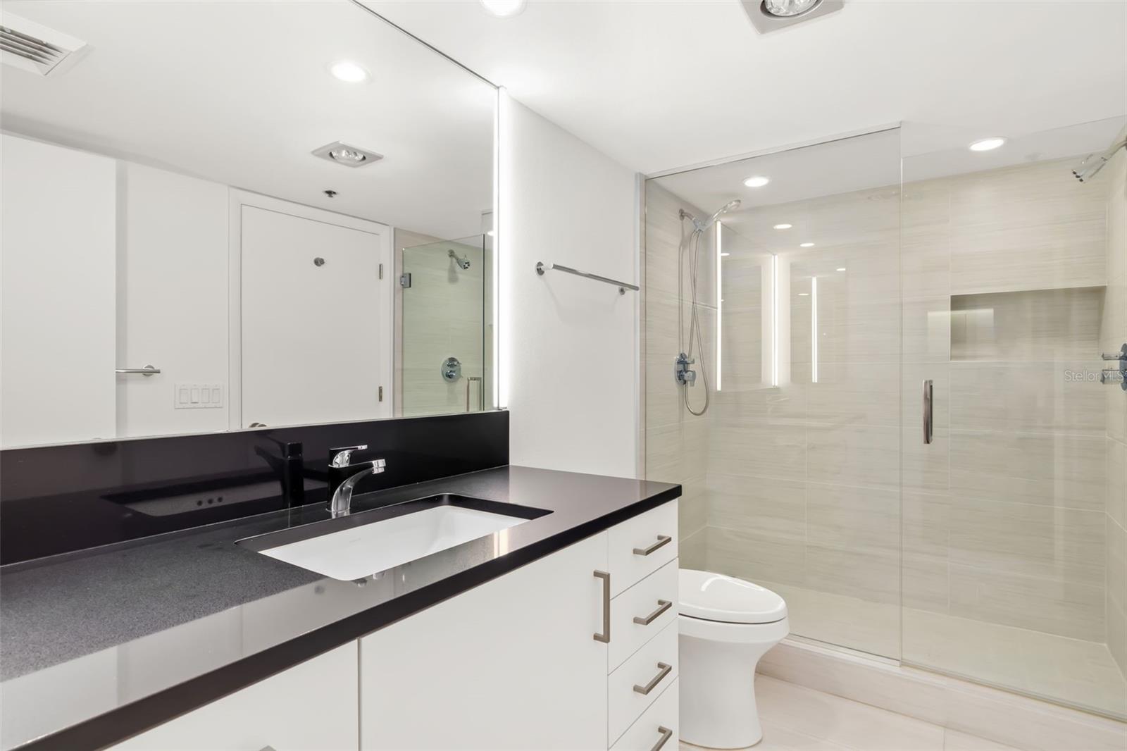 Image 18 of 78 For 1135 Gulf Of Mexico Drive 502