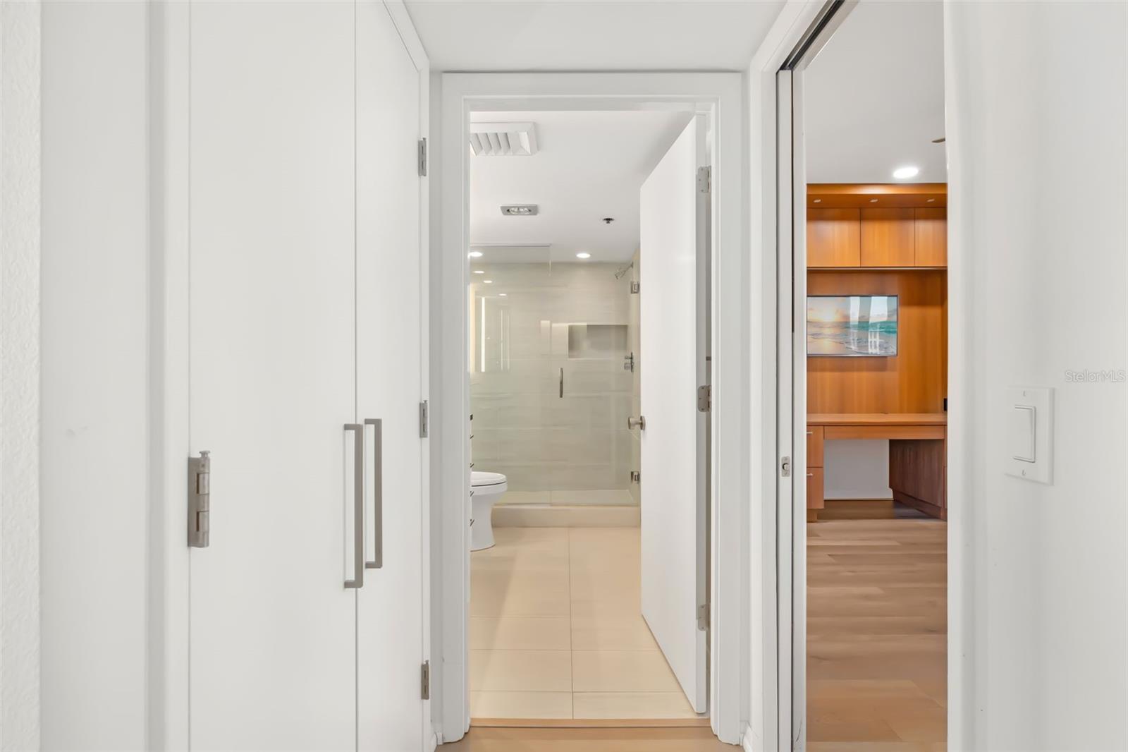 Image 19 of 78 For 1135 Gulf Of Mexico Drive 502