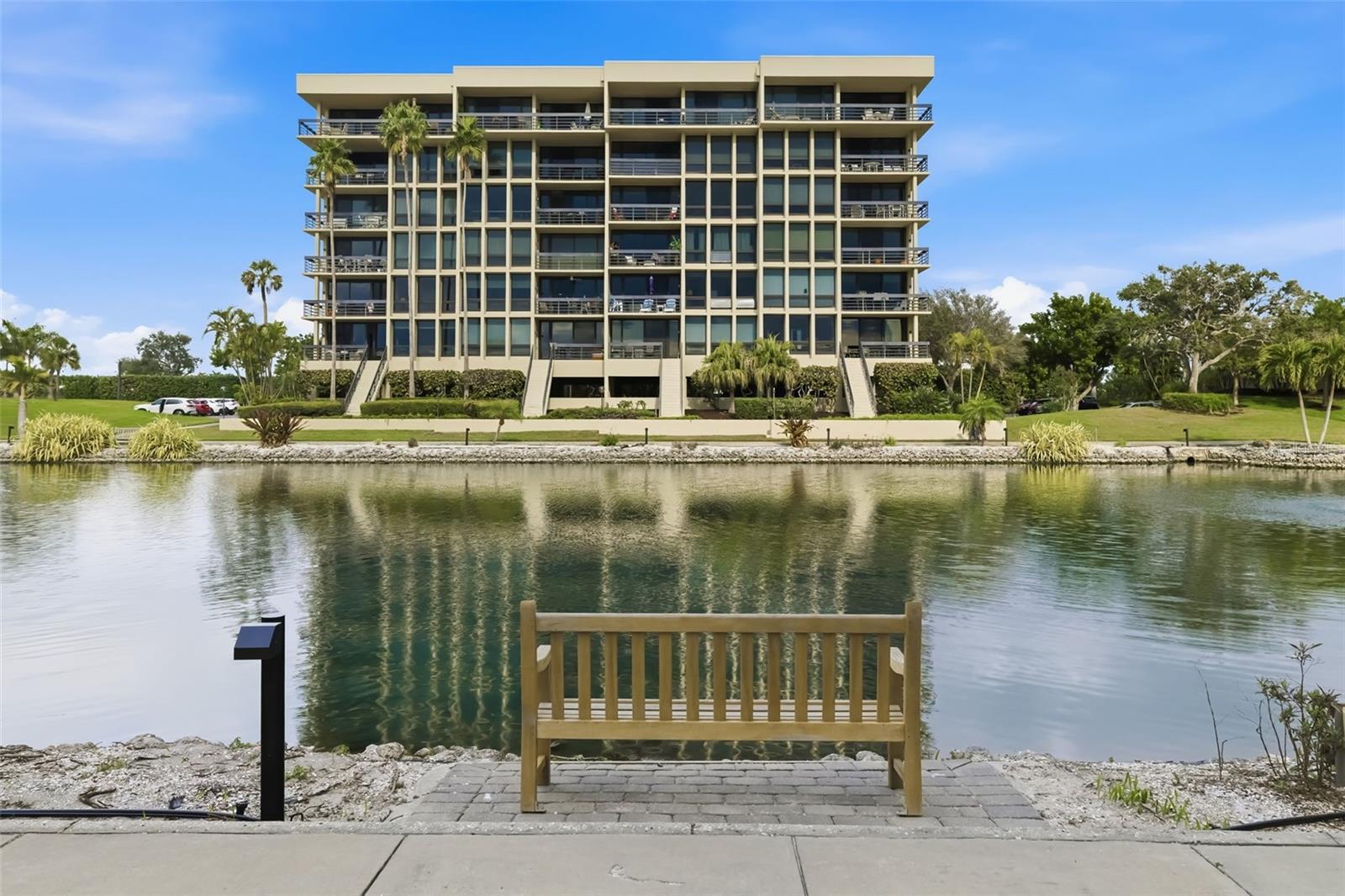 Image 44 of 78 For 1135 Gulf Of Mexico Drive 502