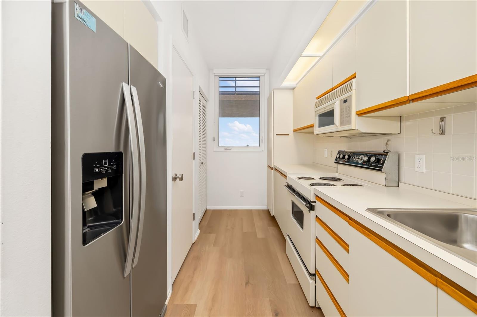 Image 52 of 78 For 1135 Gulf Of Mexico Drive 502