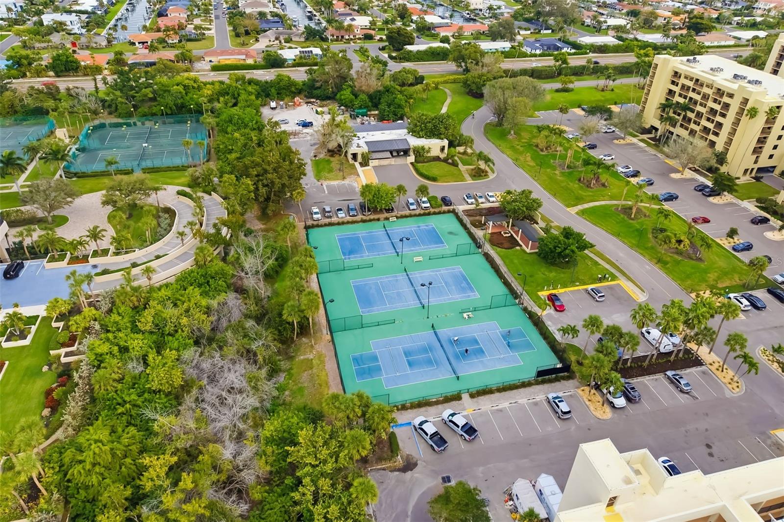 Image 75 of 78 For 1135 Gulf Of Mexico Drive 502