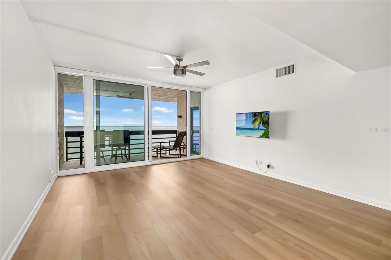 Image 8 of 78 For 1135 Gulf Of Mexico Drive 502