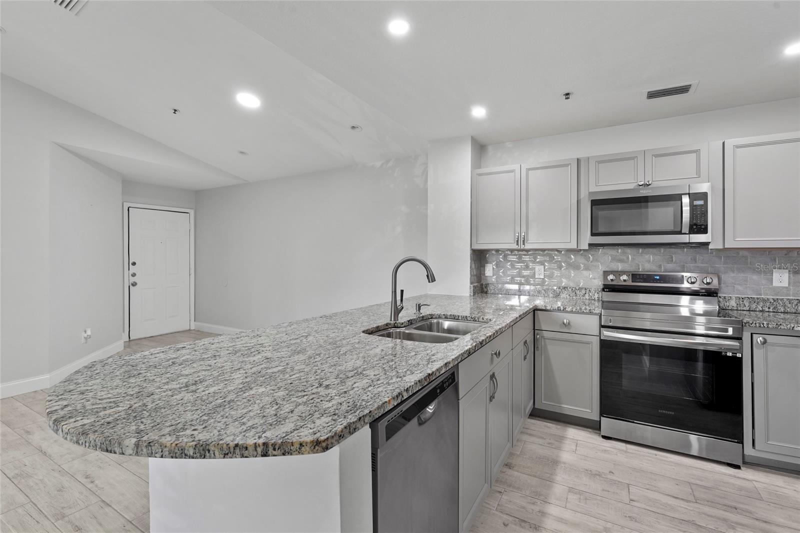 Image 11 of 83 For 4045 Crockers Lake Boulevard 23