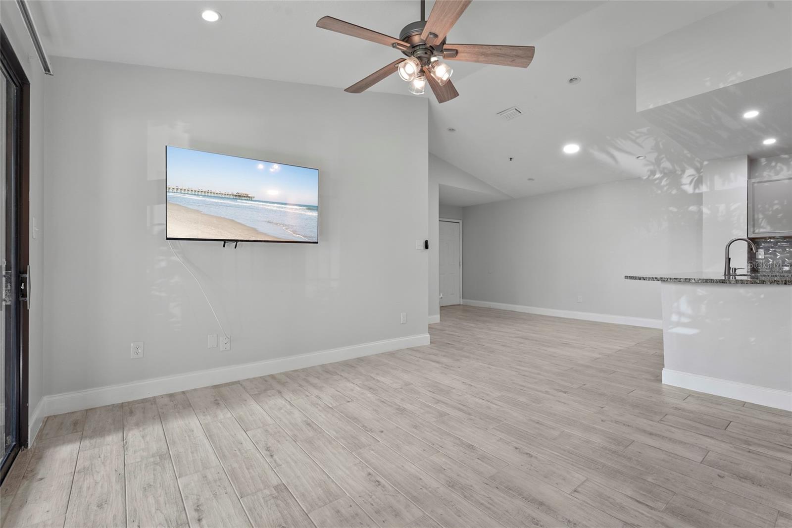 Image 16 of 83 For 4045 Crockers Lake Boulevard 23