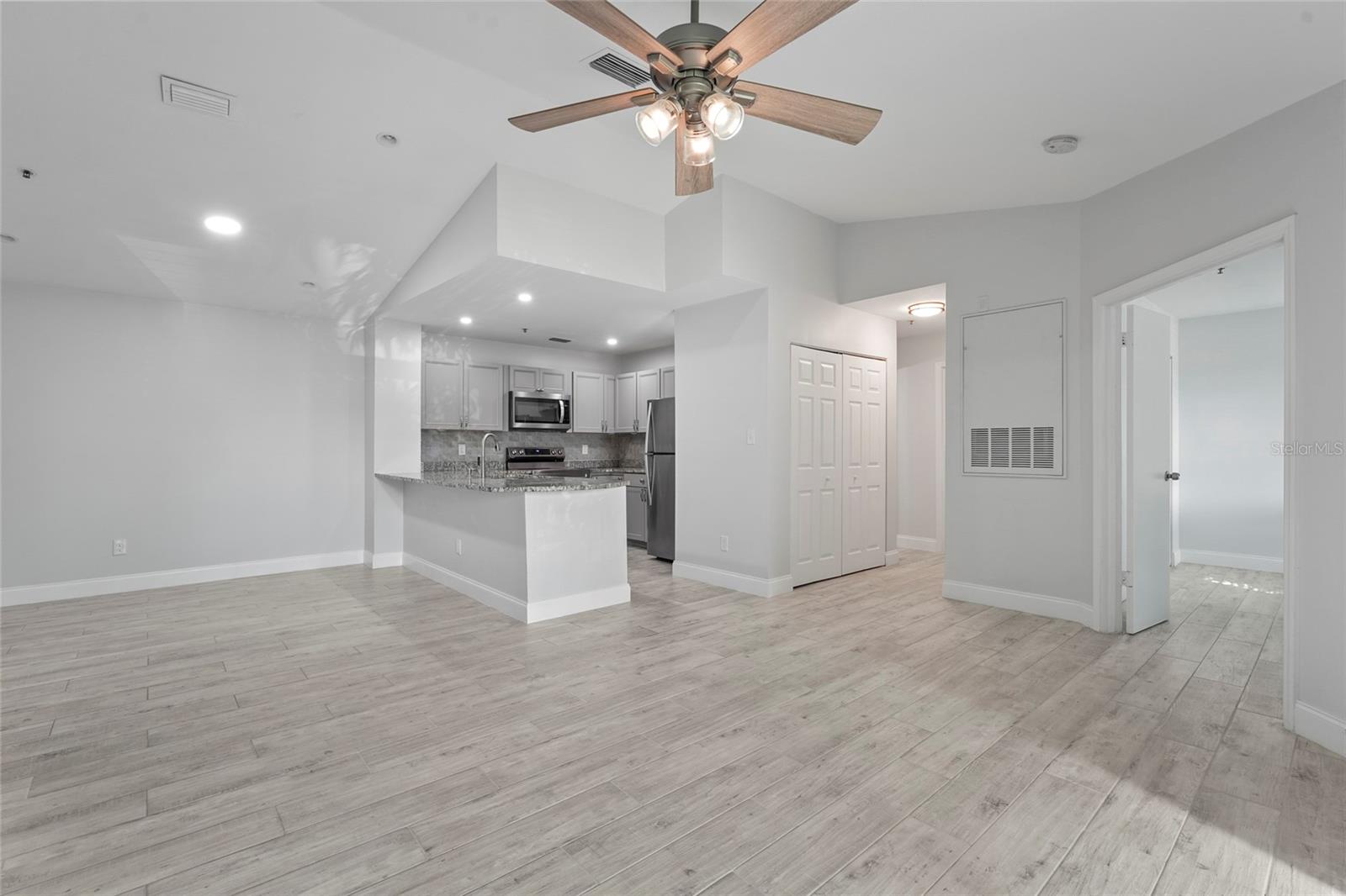 Image 18 of 83 For 4045 Crockers Lake Boulevard 23