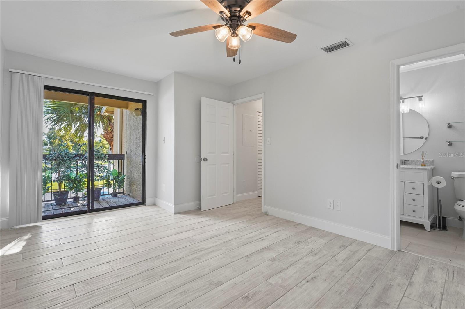 Image 33 of 83 For 4045 Crockers Lake Boulevard 23