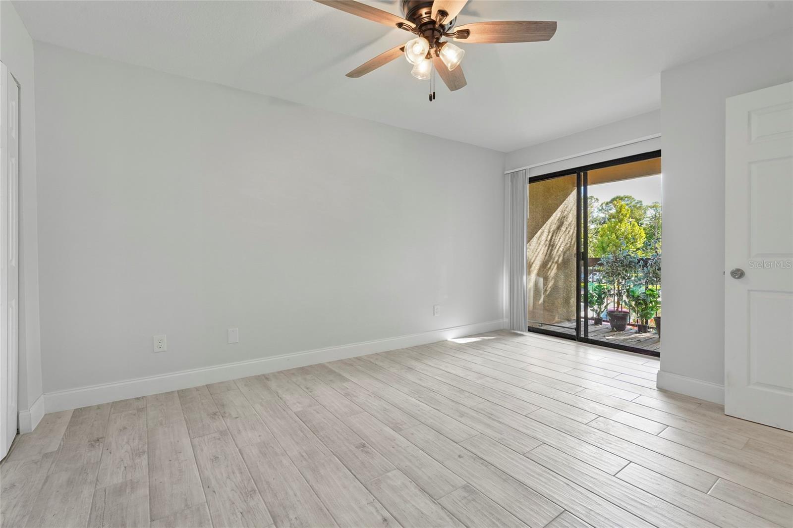 Image 34 of 83 For 4045 Crockers Lake Boulevard 23