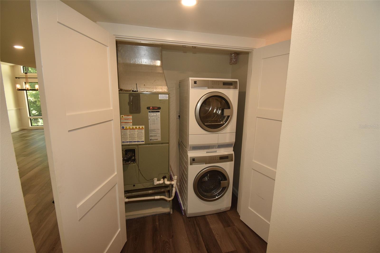 Image 33 of 42 For 2204 Bahia Vista Street D7