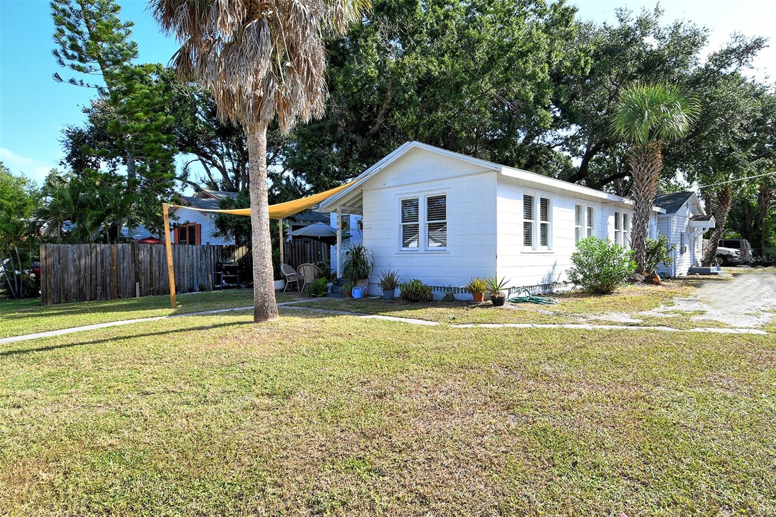 Image 3 of 5 For 1704 Cocoanut Avenue