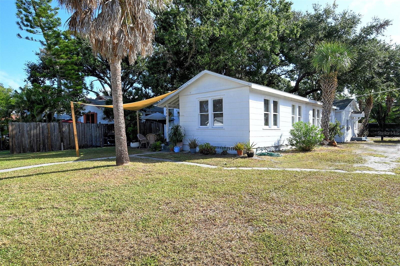 Image 4 of 5 For 1704 Cocoanut Avenue