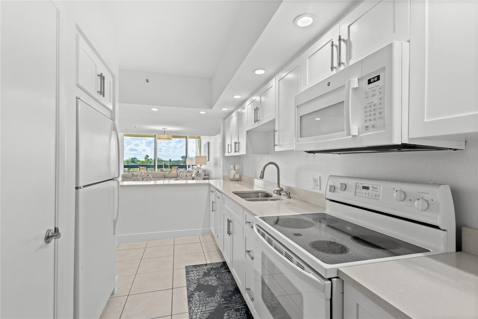 Image 12 of 47 For 1065 Gulf Of Mexico Drive 402