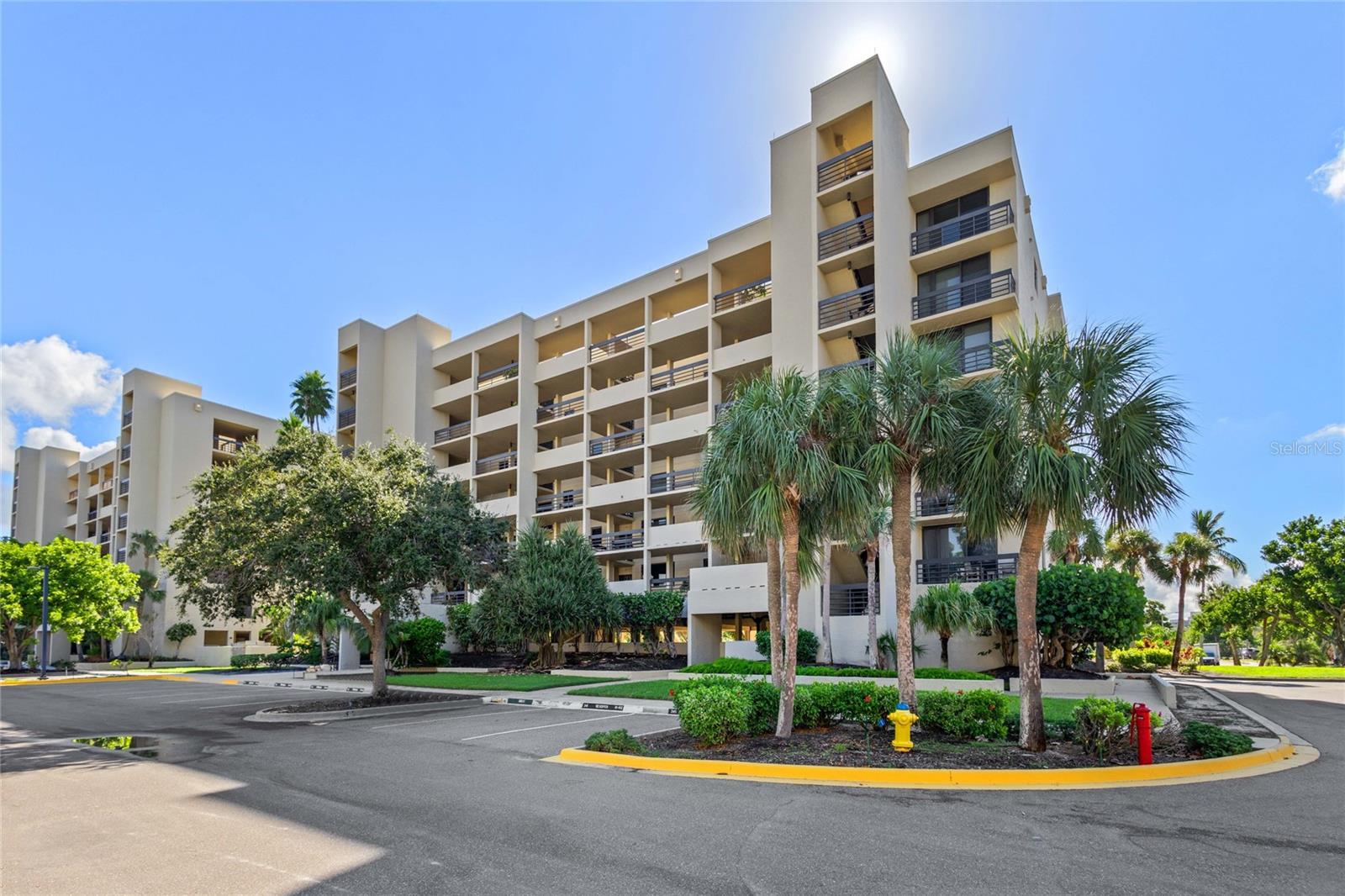 Image 2 of 47 For 1065 Gulf Of Mexico Drive 402