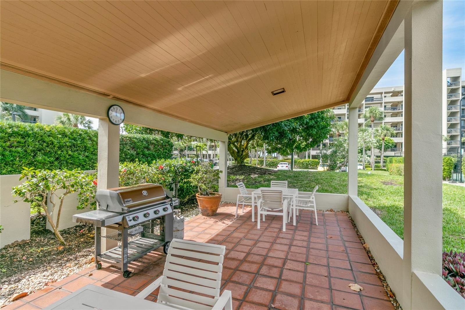 Image 36 of 47 For 1065 Gulf Of Mexico Drive 402