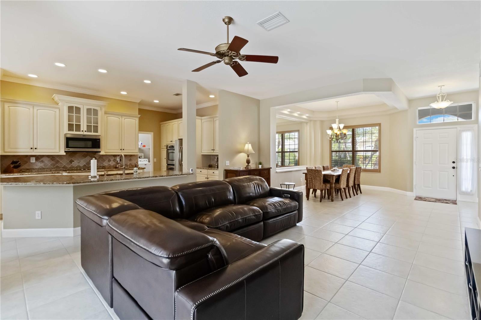 Image 12 of 49 For 343 Londonderry Drive