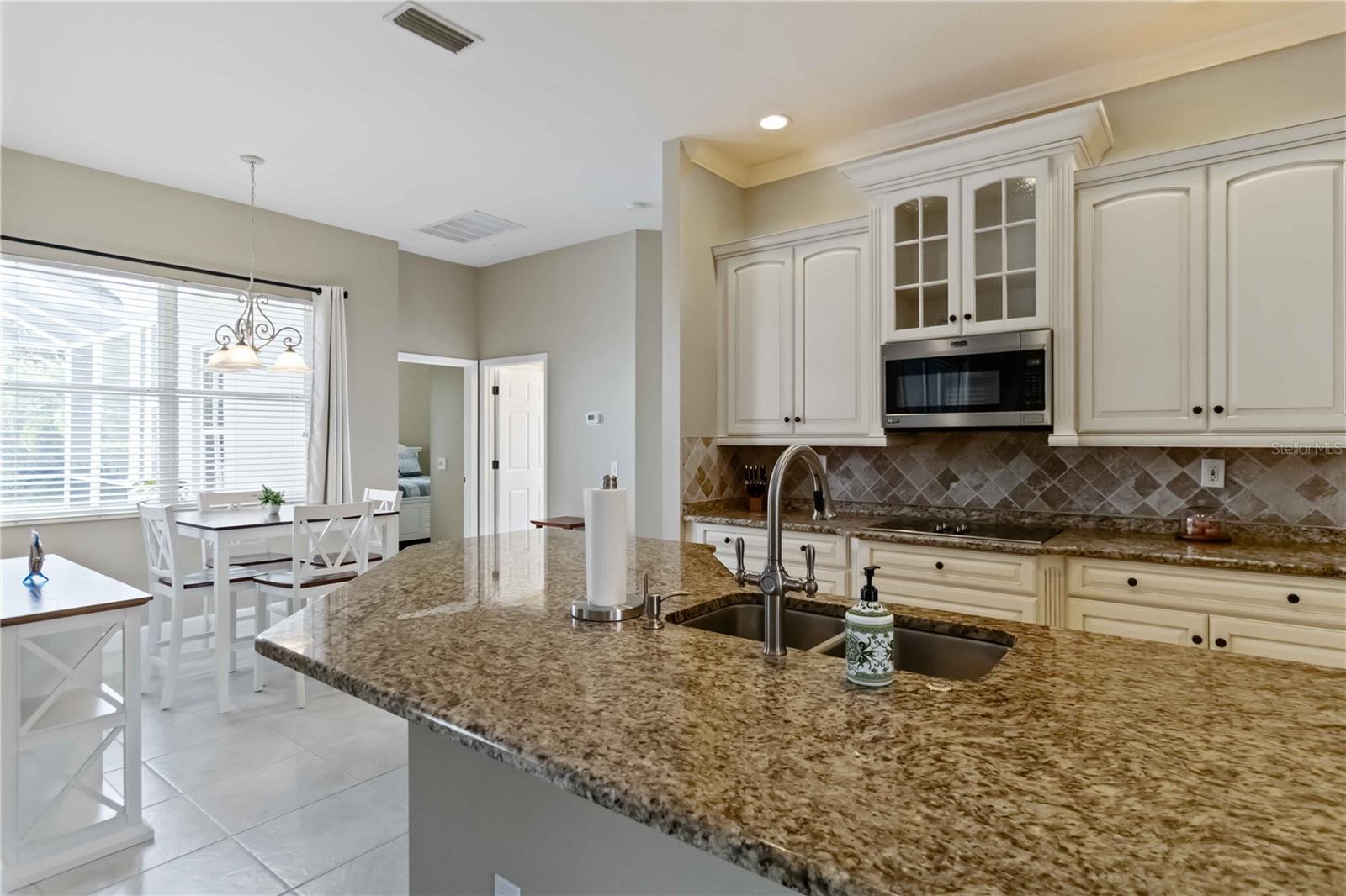 Image 15 of 49 For 343 Londonderry Drive