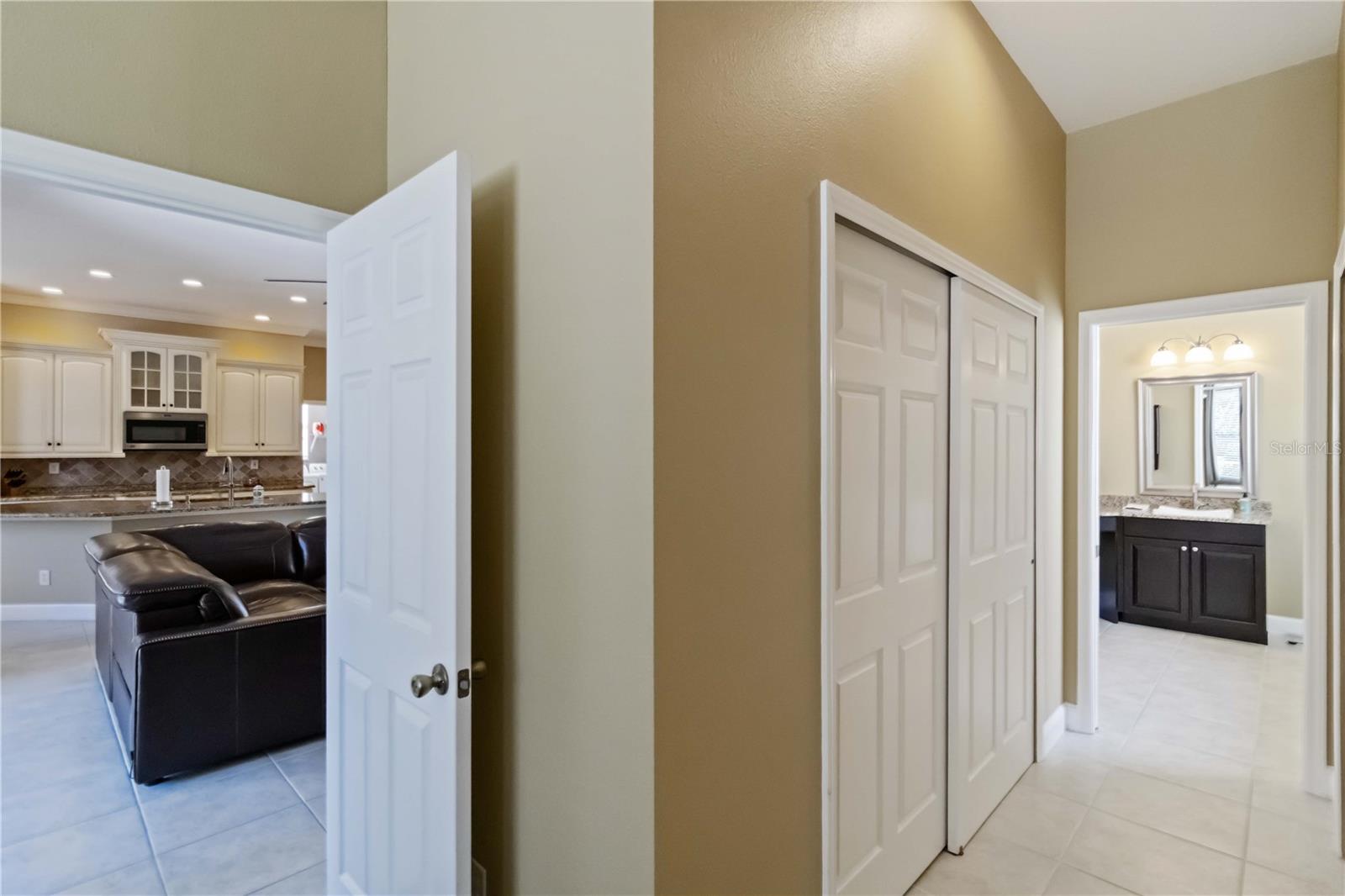 Image 31 of 49 For 343 Londonderry Drive