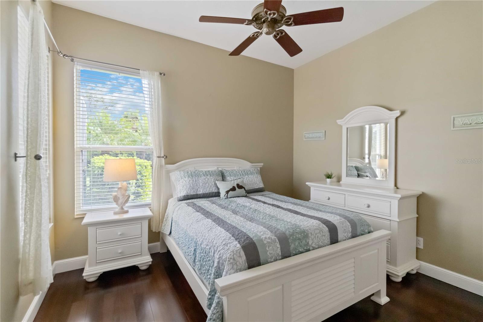 Image 36 of 49 For 343 Londonderry Drive