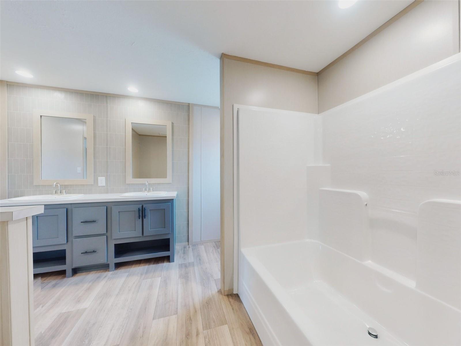 Image 18 of 58 For 7700 White Sands Avenue