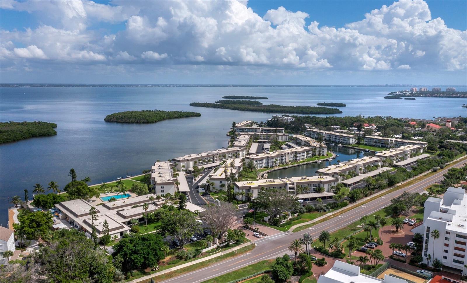 Image 11 of 53 For 4440 Exeter Drive 204