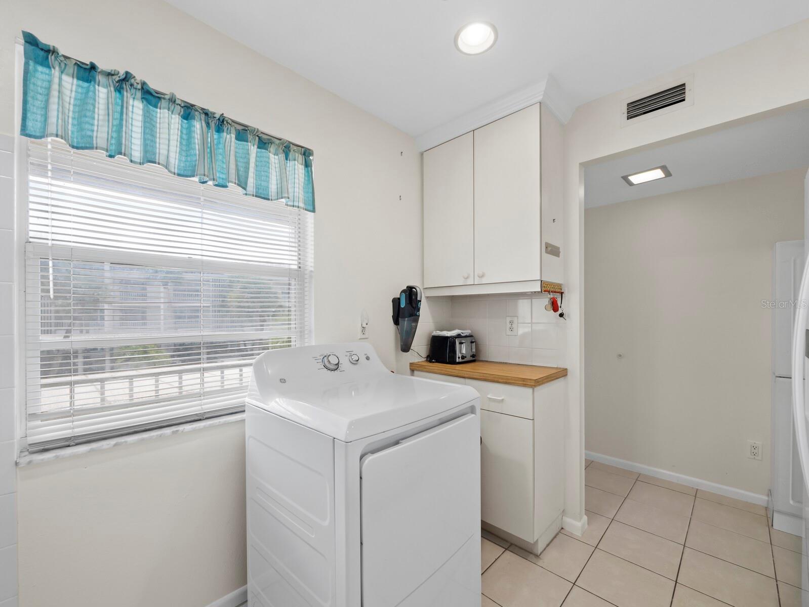 Image 18 of 53 For 4440 Exeter Drive 204