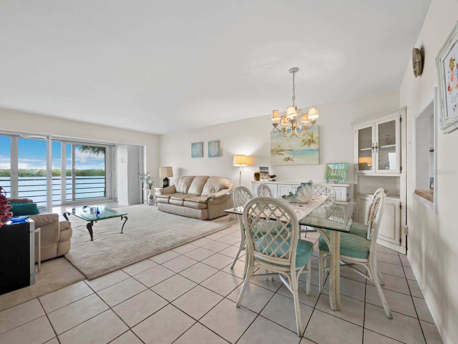 Image 19 of 53 For 4440 Exeter Drive 204