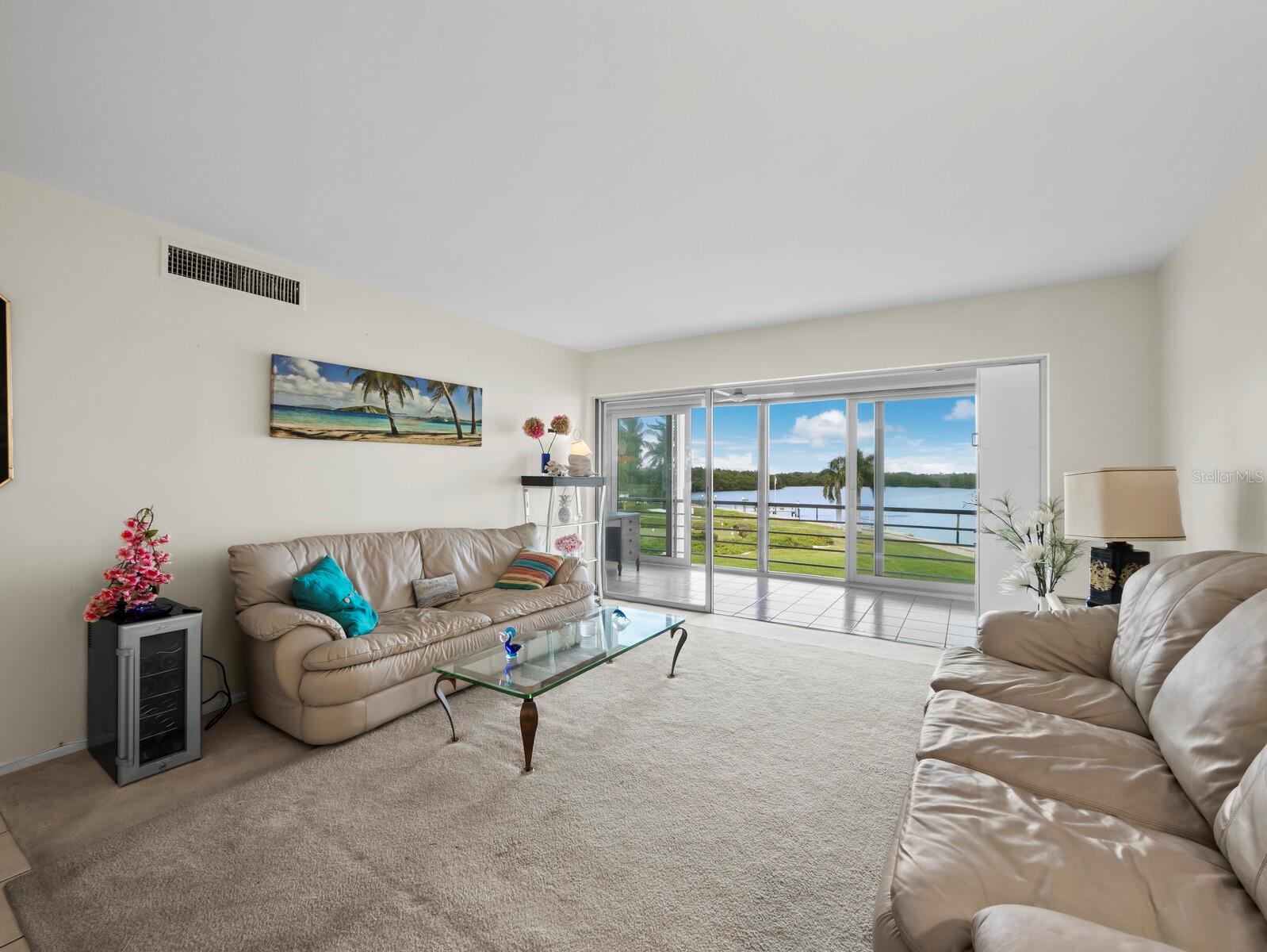 Image 21 of 53 For 4440 Exeter Drive 204