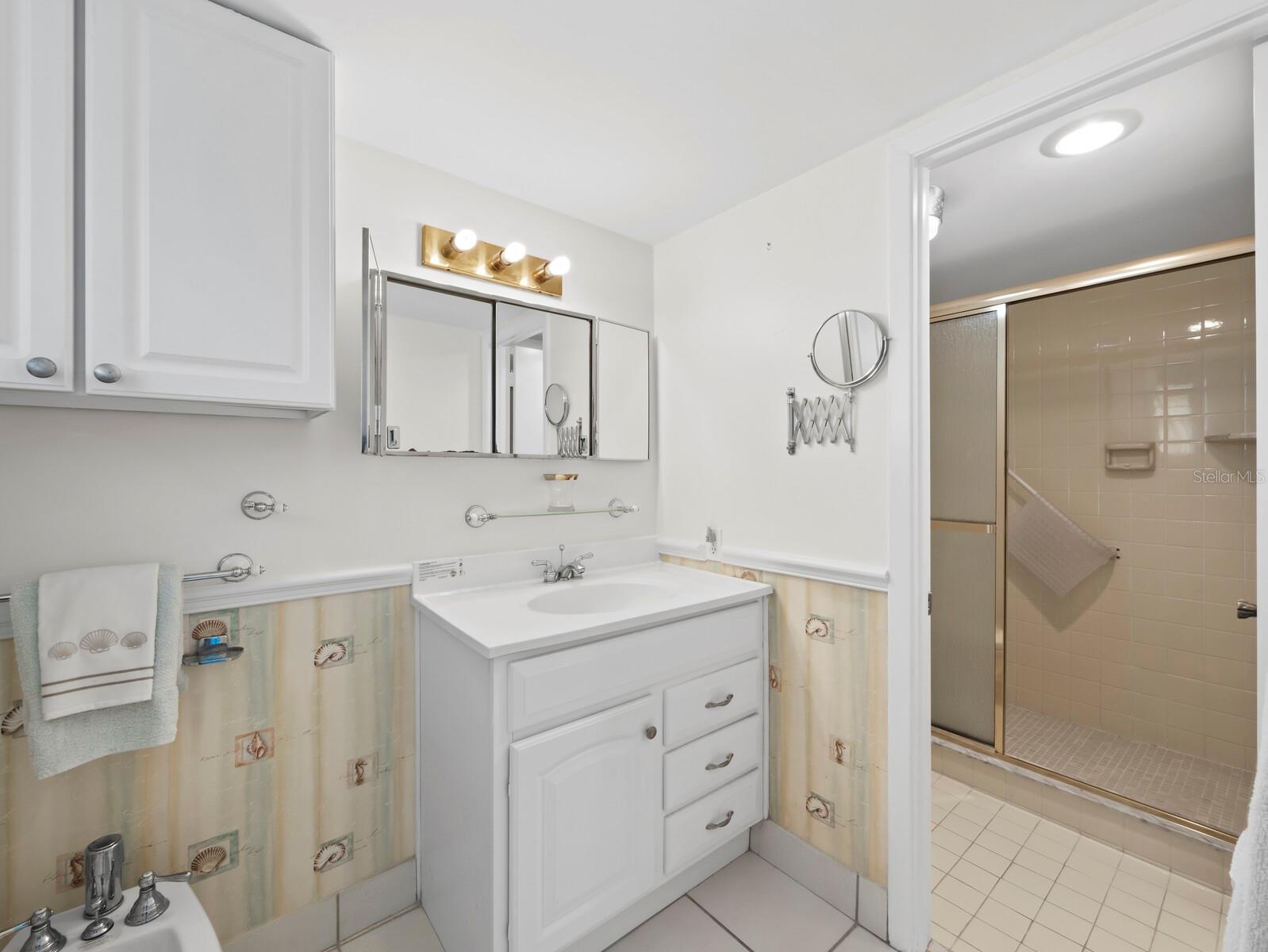 Image 32 of 53 For 4440 Exeter Drive 204