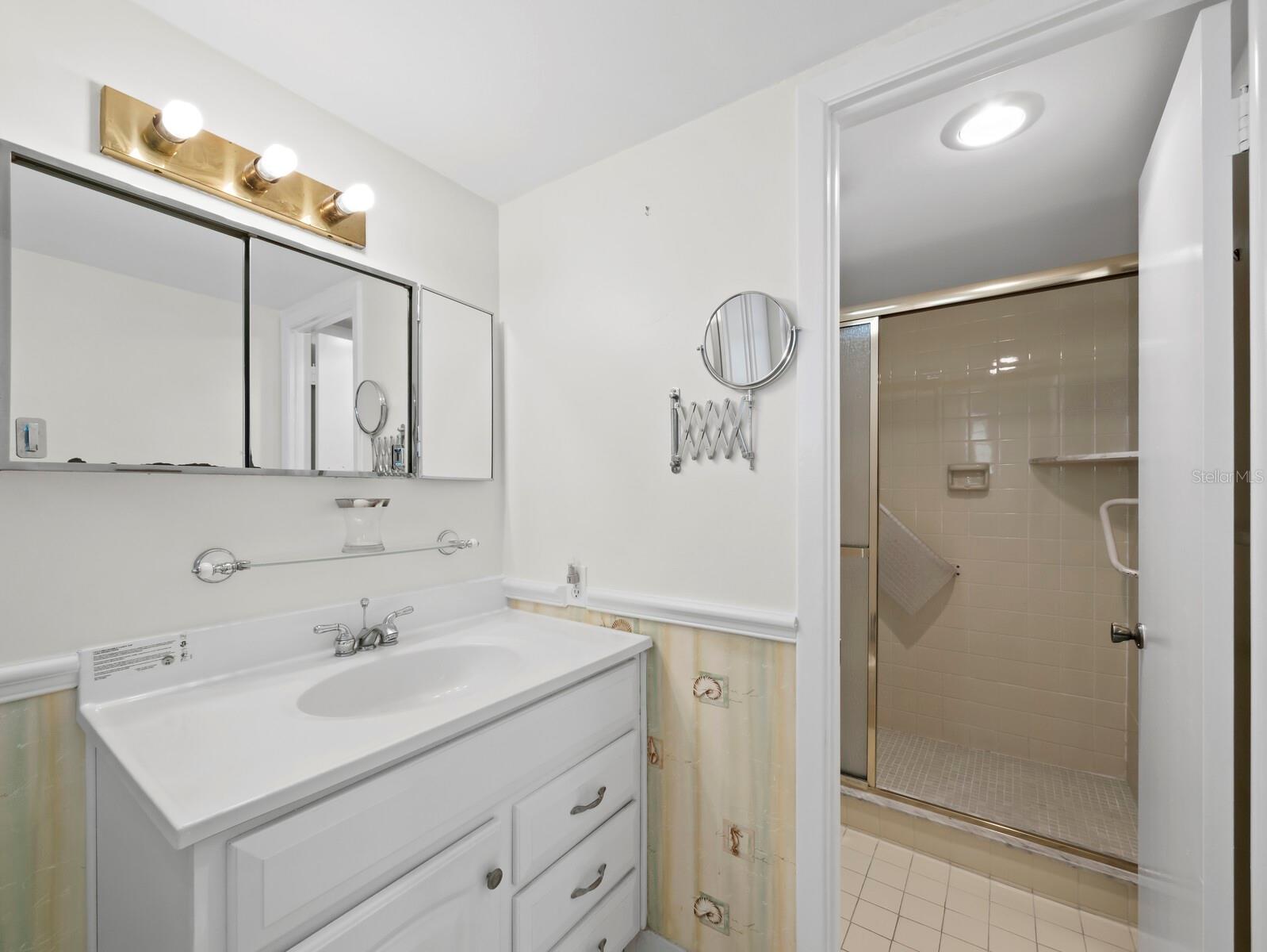 Image 33 of 53 For 4440 Exeter Drive 204