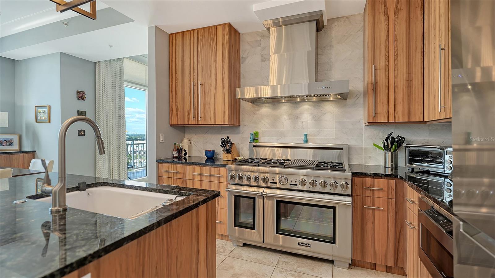 Image 11 of 48 For 1350 Main Street Ph1600