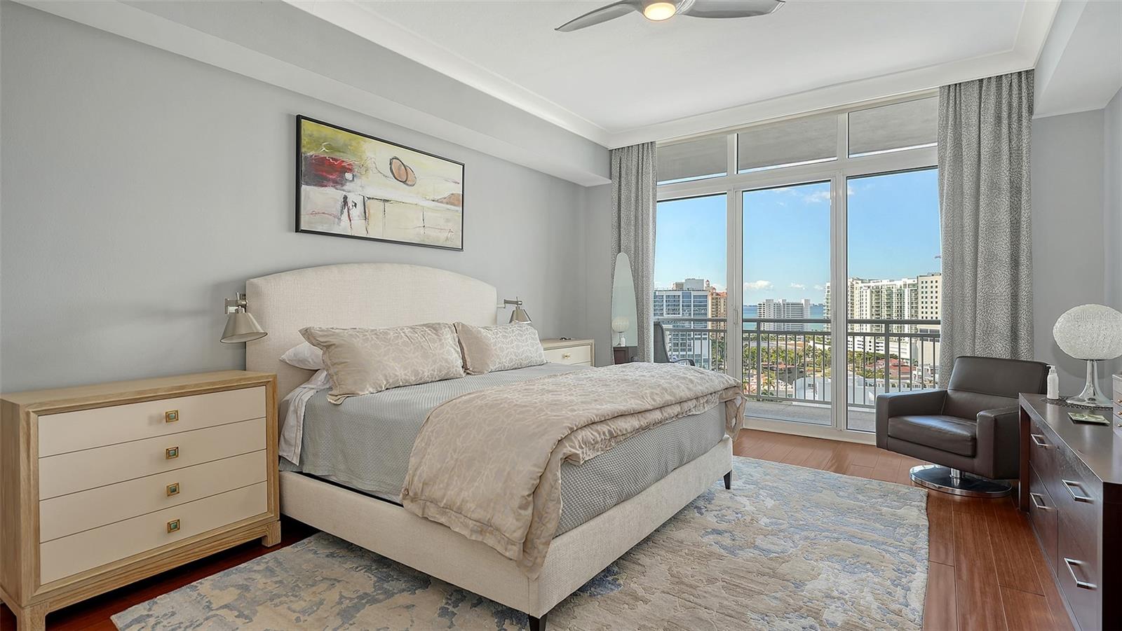 Image 16 of 48 For 1350 Main Street Ph1600