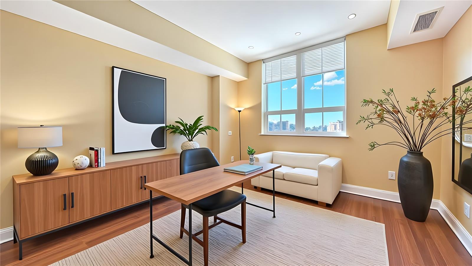 Image 23 of 48 For 1350 Main Street Ph1600