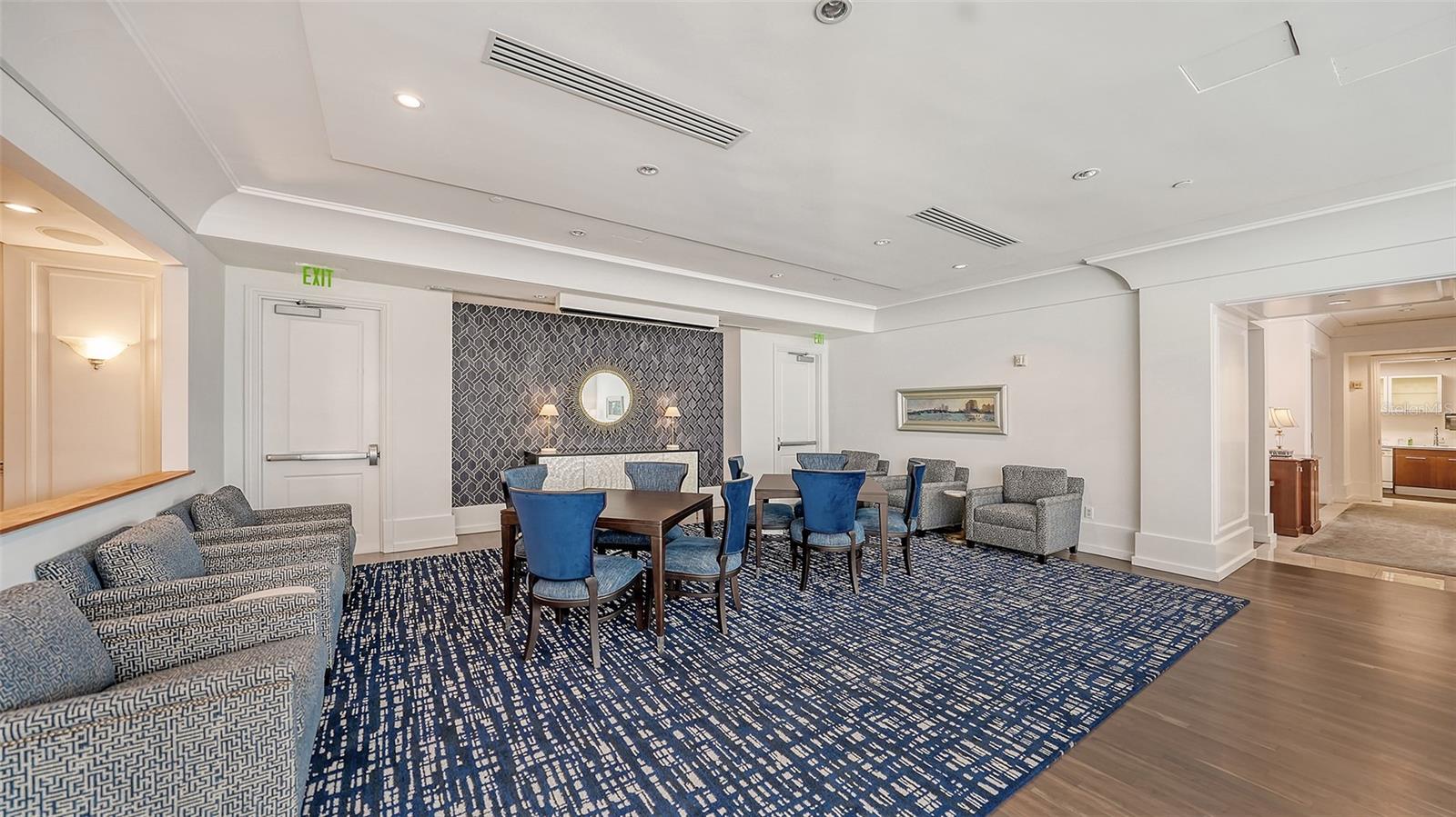 Image 29 of 48 For 1350 Main Street Ph1600