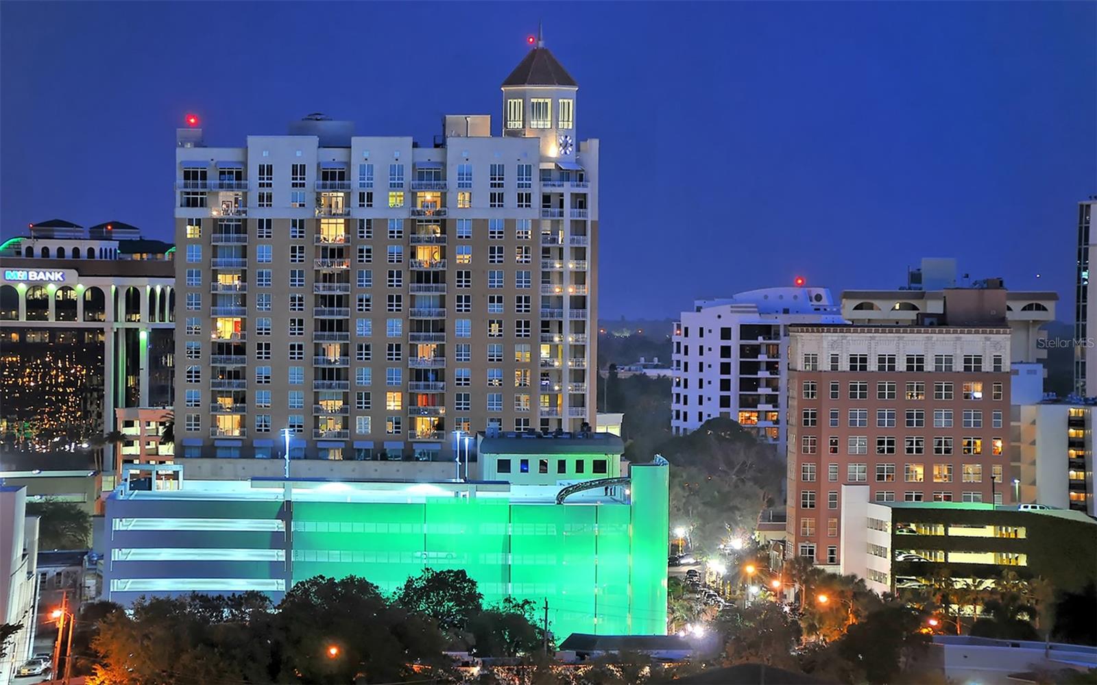 Image 37 of 48 For 1350 Main Street Ph1600