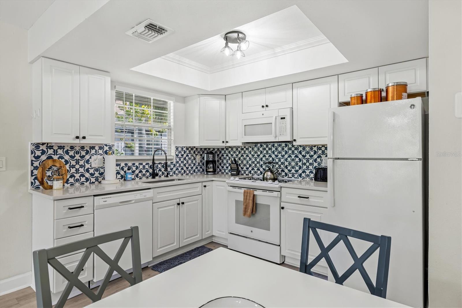 Image 14 of 92 For 8106 Gulf Drive A&b