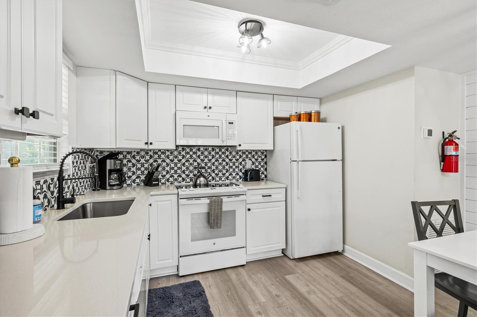 Image 15 of 92 For 8106 Gulf Drive A&b