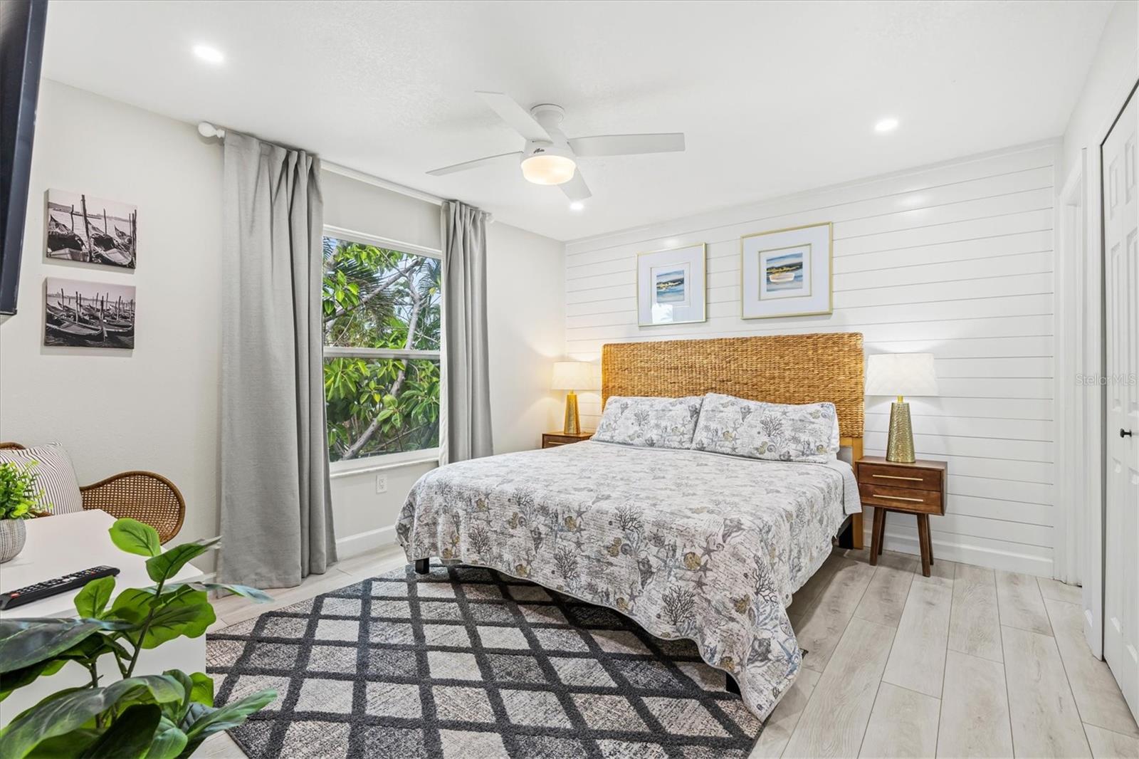 Image 45 of 92 For 8106 Gulf Drive A&b