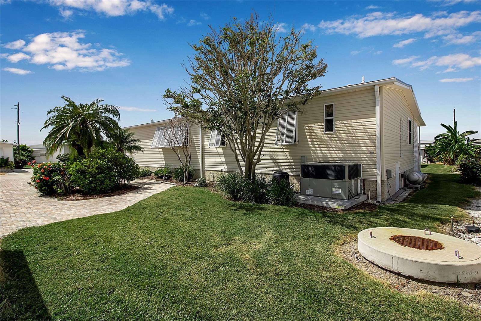 Image 11 of 93 For 10315 Cortez Road W 20j