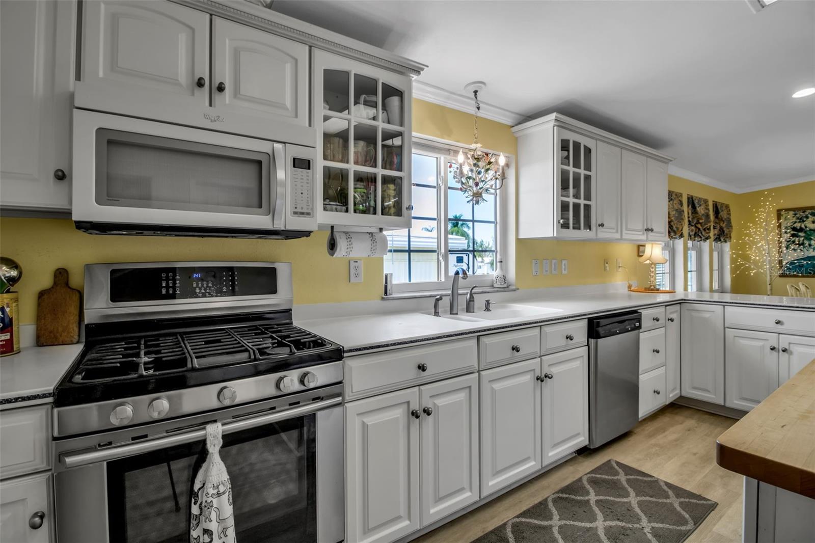 Image 14 of 93 For 10315 Cortez Road W 20j