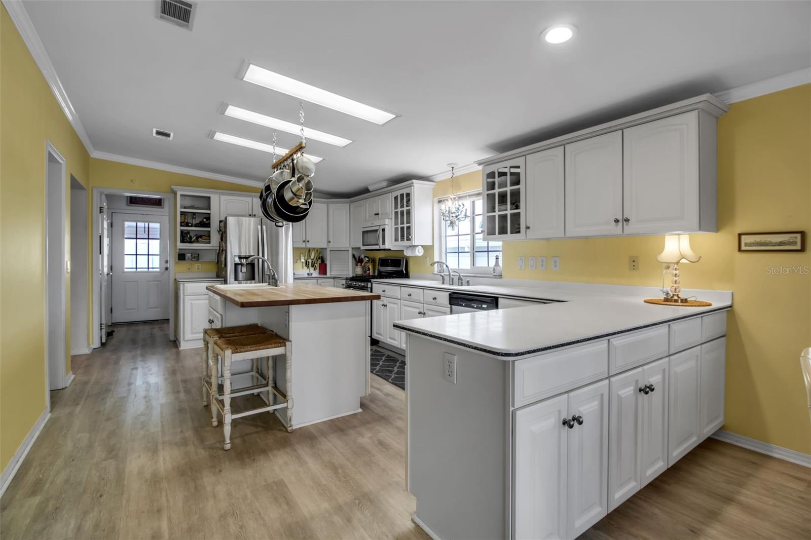 Image 24 of 93 For 10315 Cortez Road W 20j