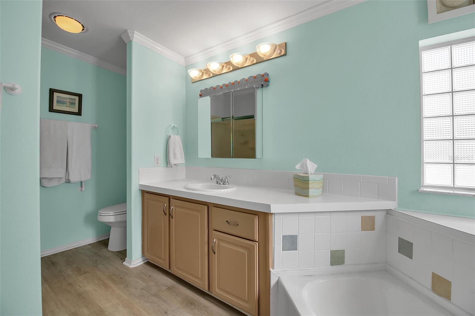 Image 48 of 93 For 10315 Cortez Road W 20j