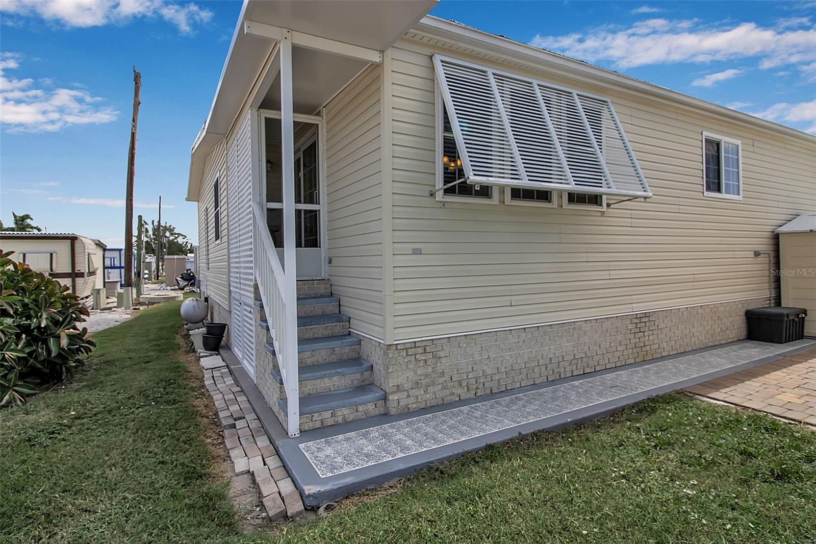 Image 9 of 93 For 10315 Cortez Road W 20j